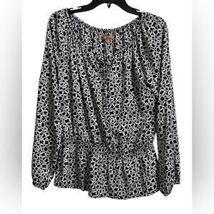 Ellen Tracy Black and White Elastic At Bottom Waist Tie Front Size Medium